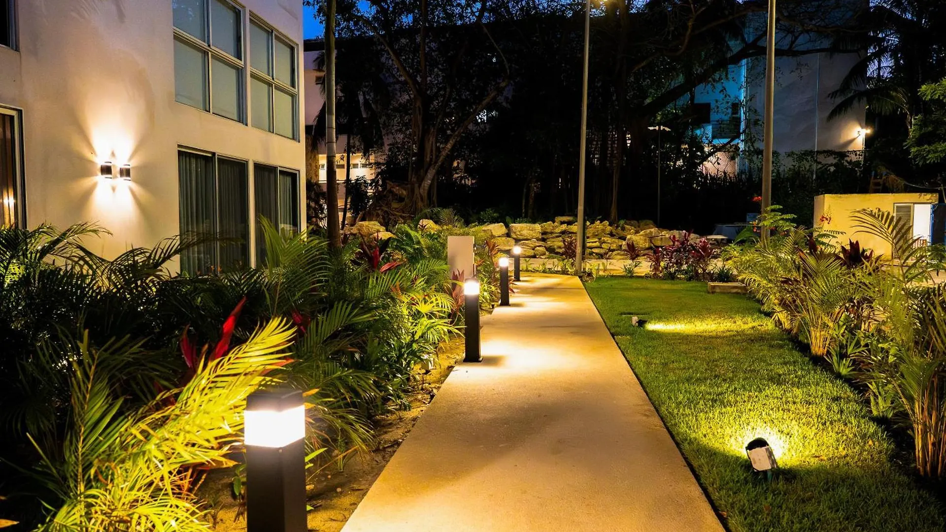 Hotel Emerald Escape Tl B103 Playa del Carmen Mexico